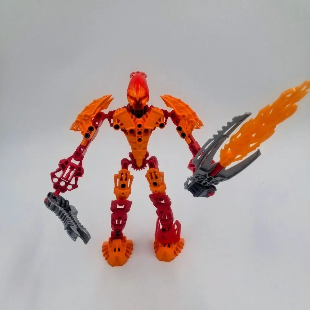 LEGO Bionicle 8979 Malum Has Canister And Manual *Not Complete* Missing 2 Pieces